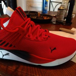 pumas red and black